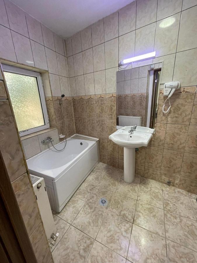 Hostal Tripoli Palace *