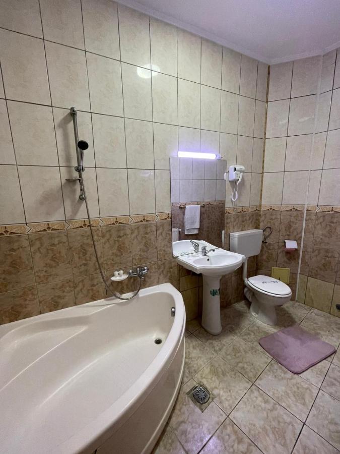 Hostal Tripoli Palace *