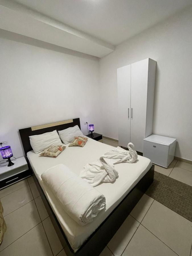 Tripoli Palace Hostal *